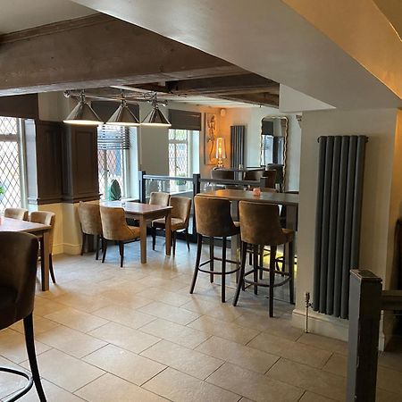 The White Hart Hotel Ютоксетер Екстер'єр фото