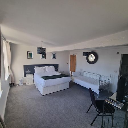 The White Hart Hotel Ютоксетер Екстер'єр фото