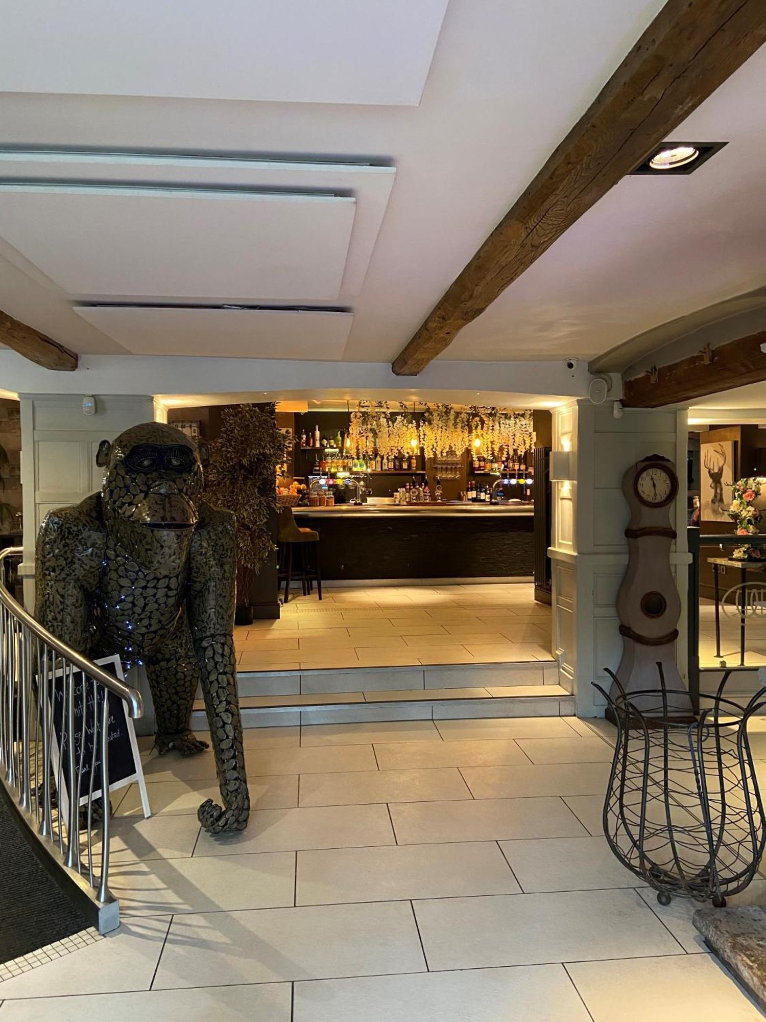 The White Hart Hotel Ютоксетер Екстер'єр фото