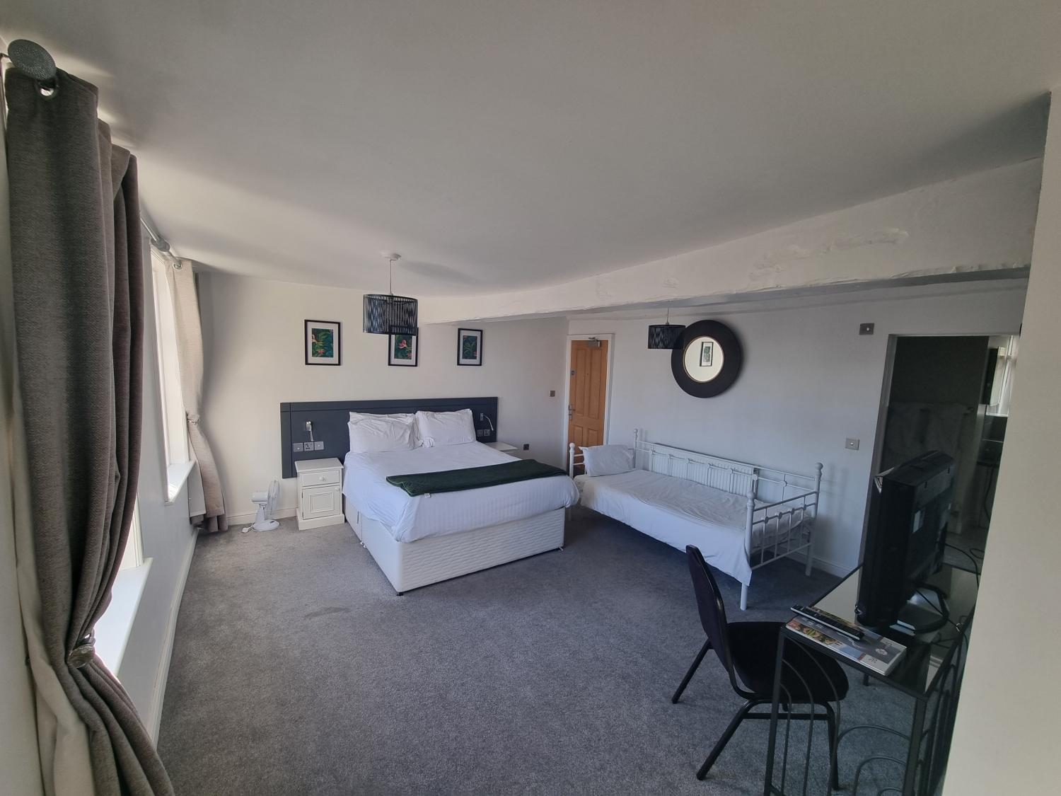 The White Hart Hotel Ютоксетер Екстер'єр фото