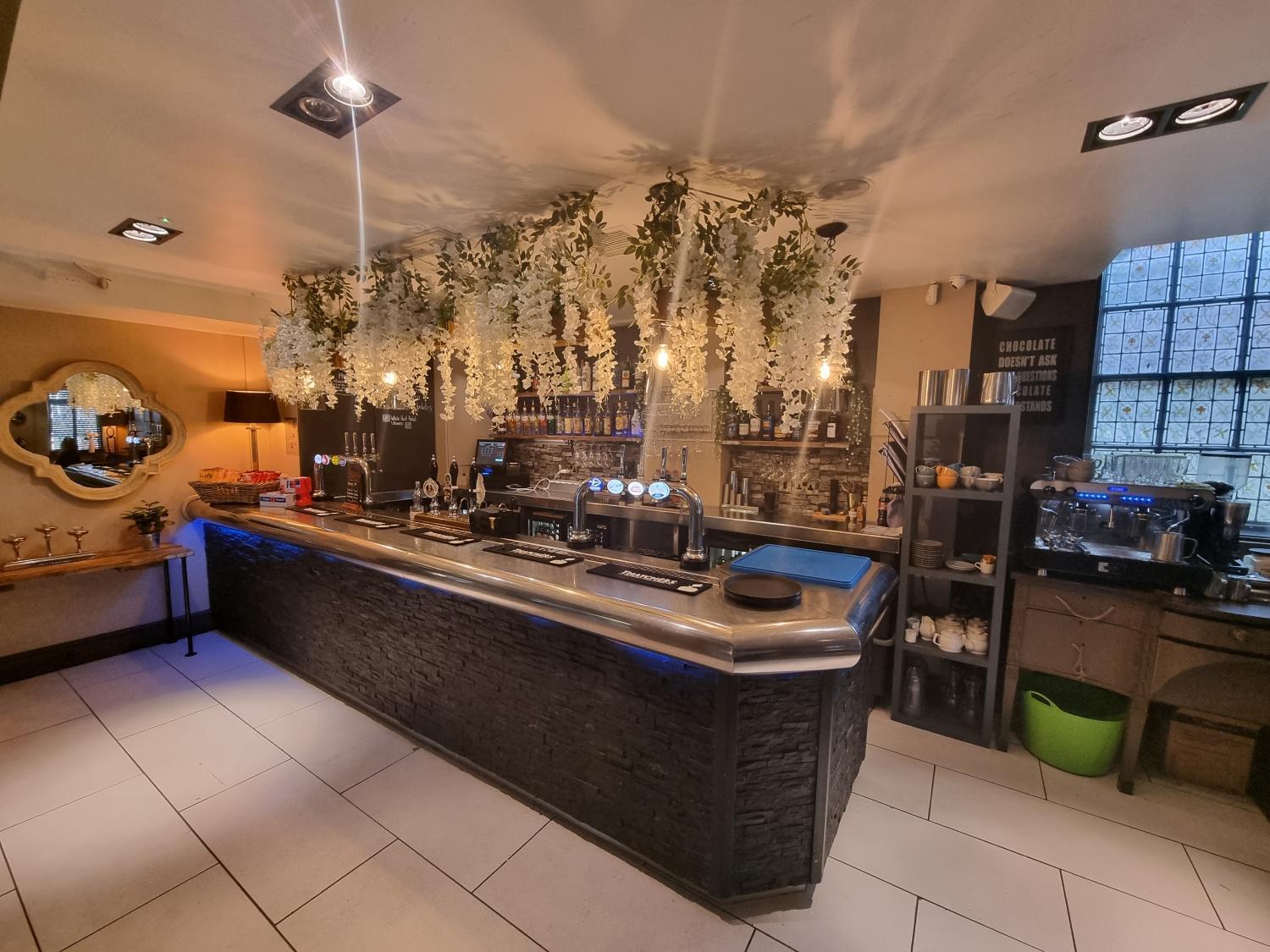 The White Hart Hotel Ютоксетер Екстер'єр фото