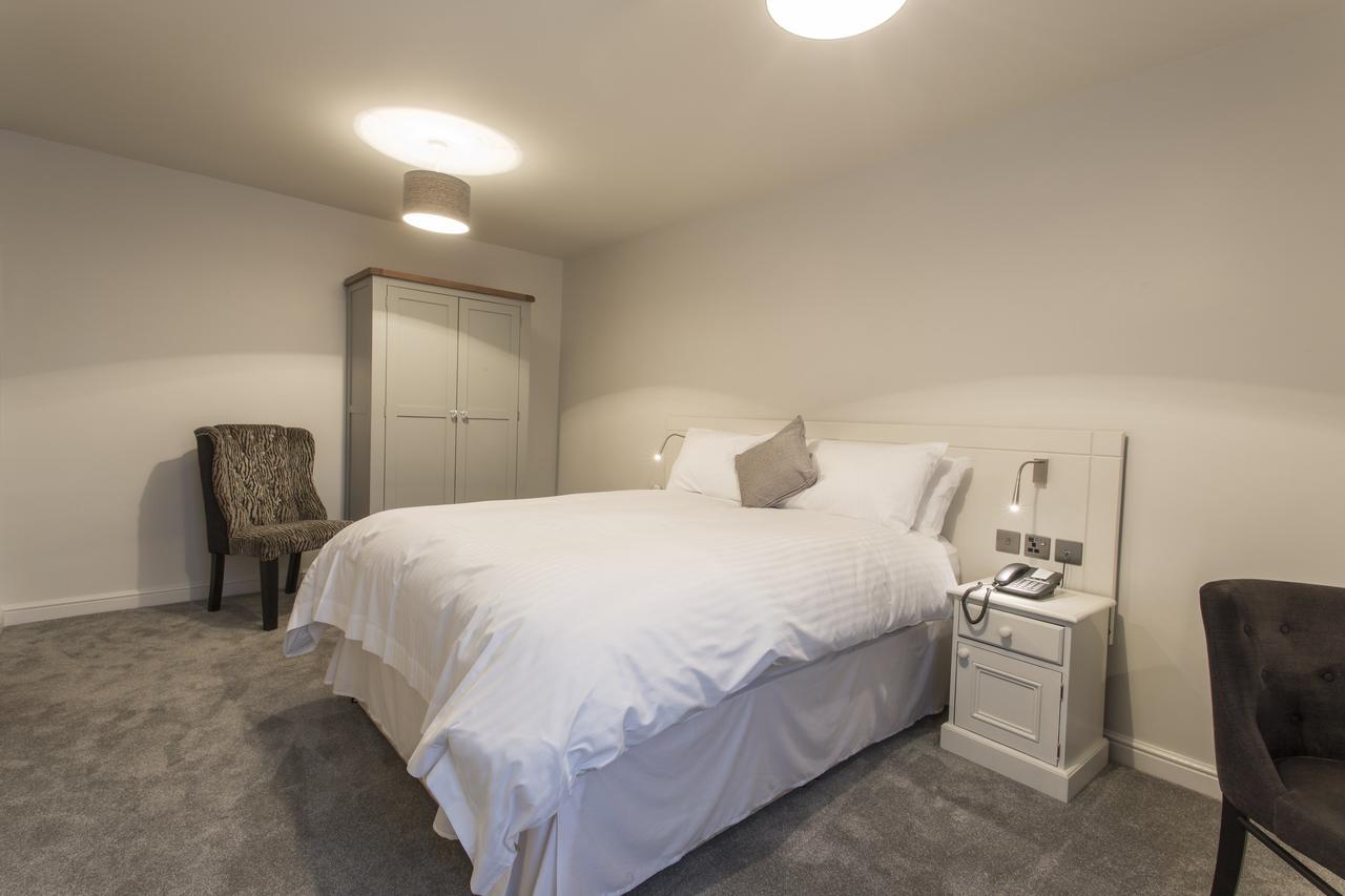 The White Hart Hotel Ютоксетер Екстер'єр фото
